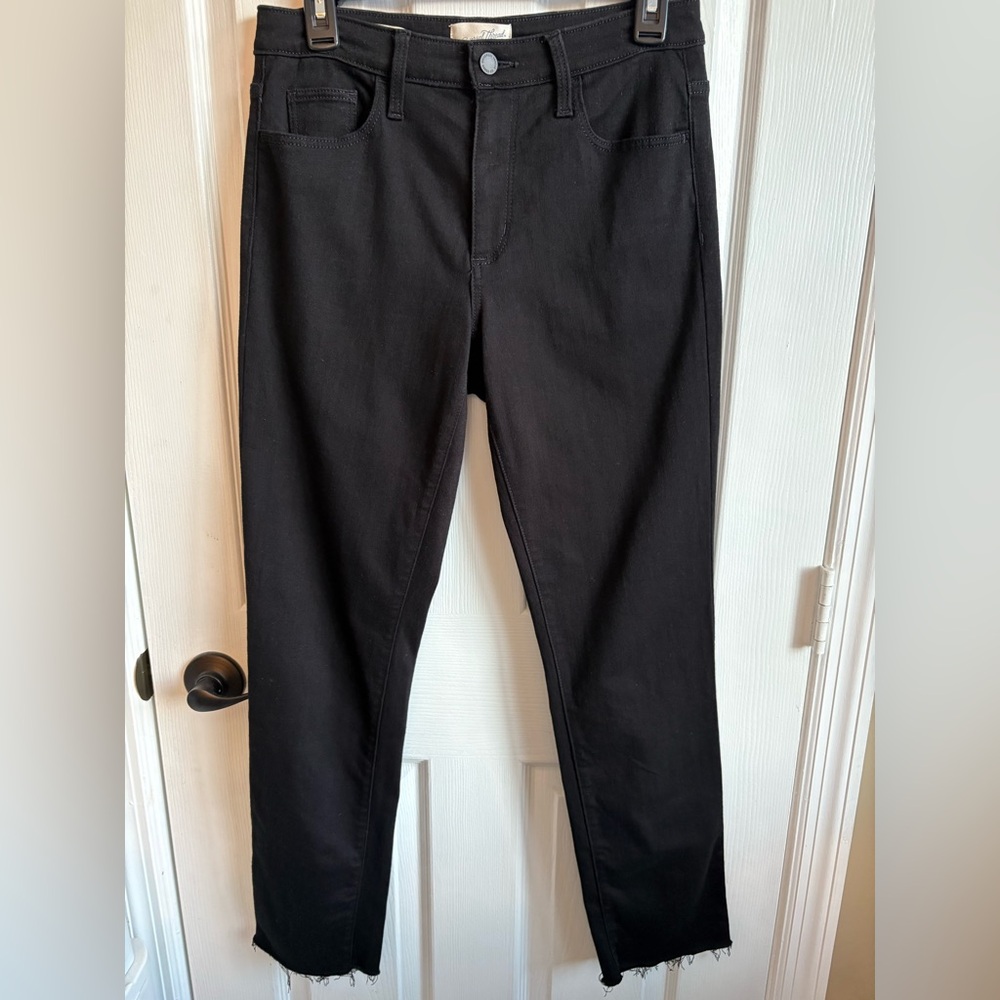 Universal Thread Black High-Rise Slim-Straight Raw Hem Ankle Jean, Size 4 Long